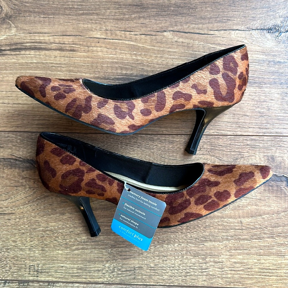 New tags Comfort Plus Predictions leopard cheetah calf hair look pumps 8 NWT